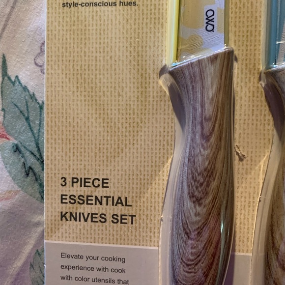 3-Piece Essential Knives Set - Blue and Yellow - Picture 2 of 7